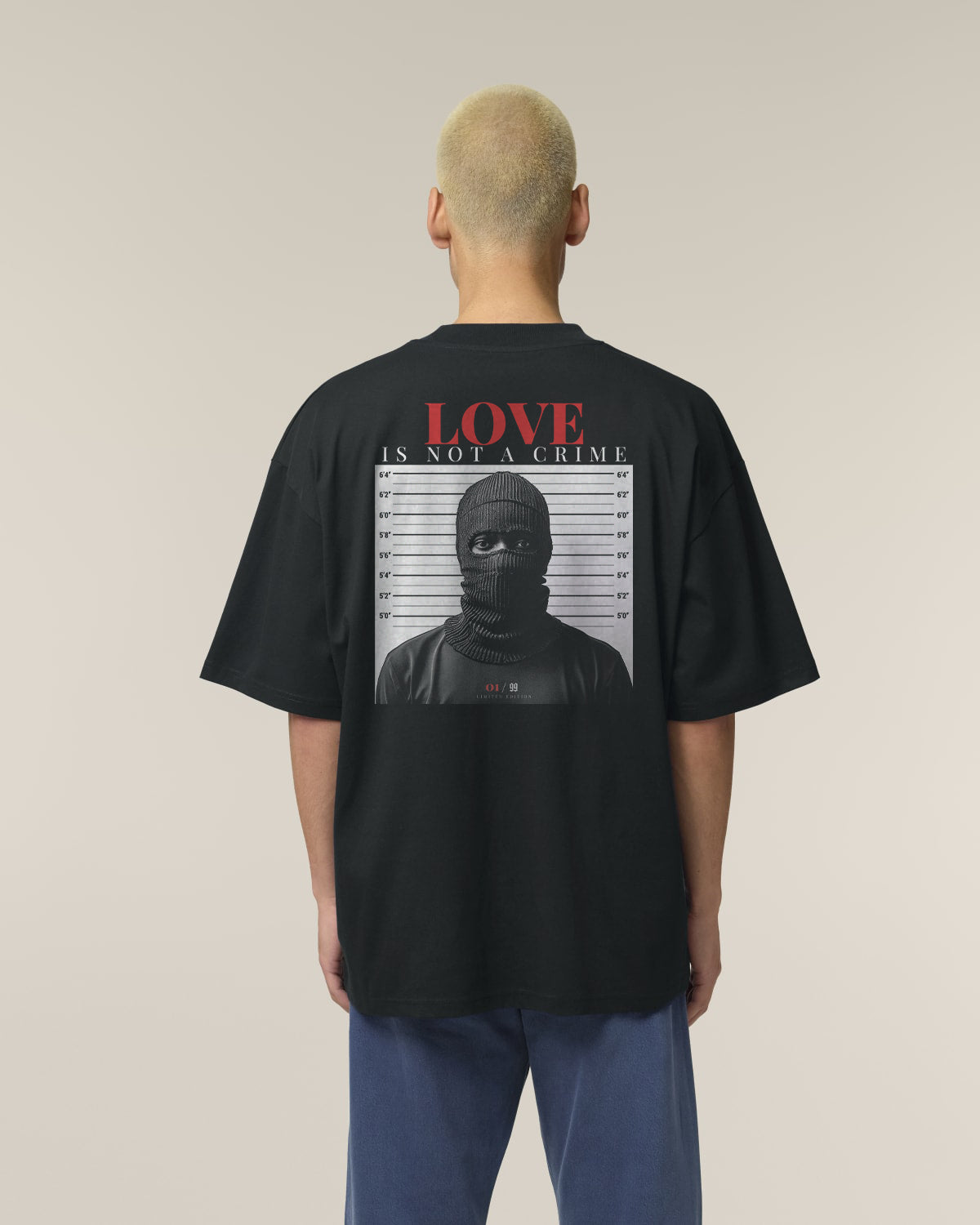 Love is not a Crime T-Shirt Rückansicht